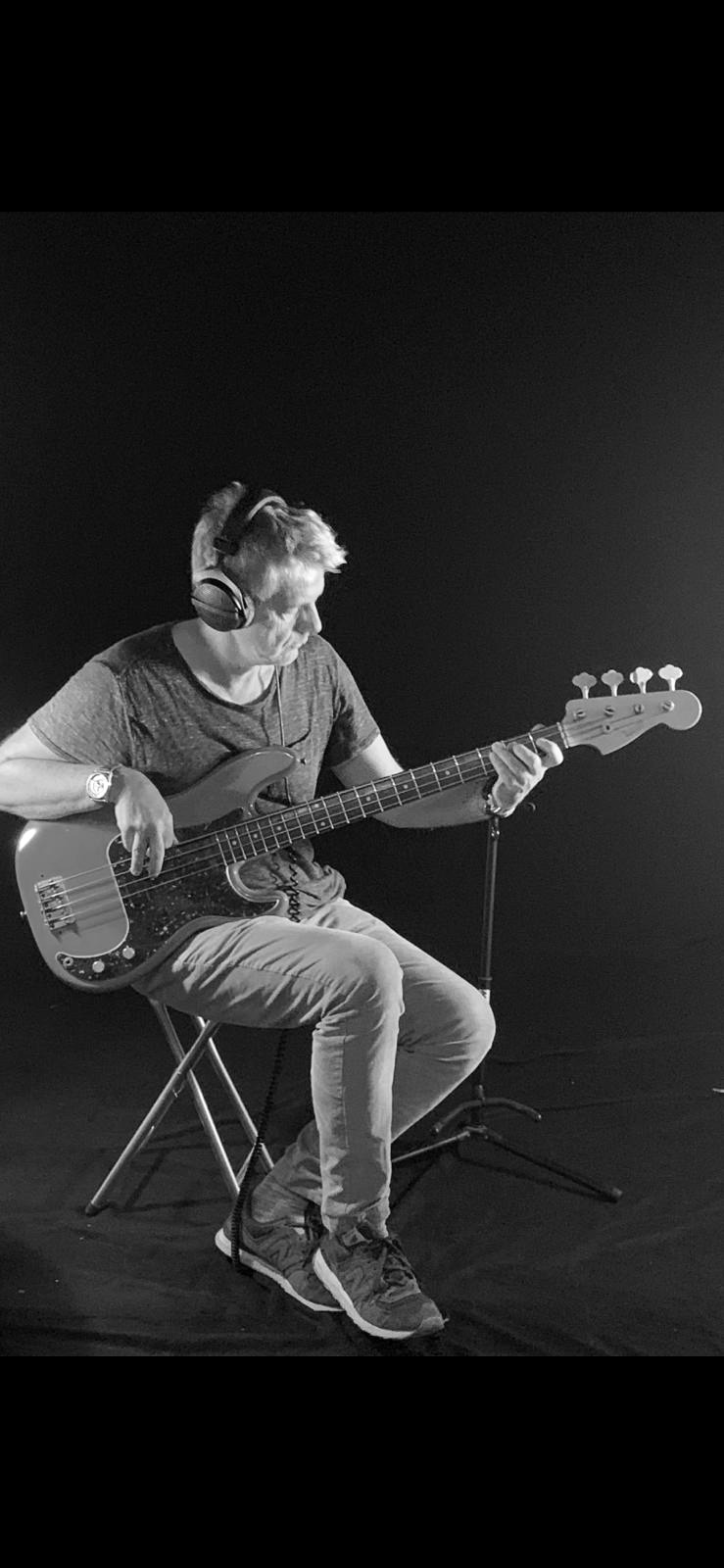 Daniel Yvinec playing electric bass